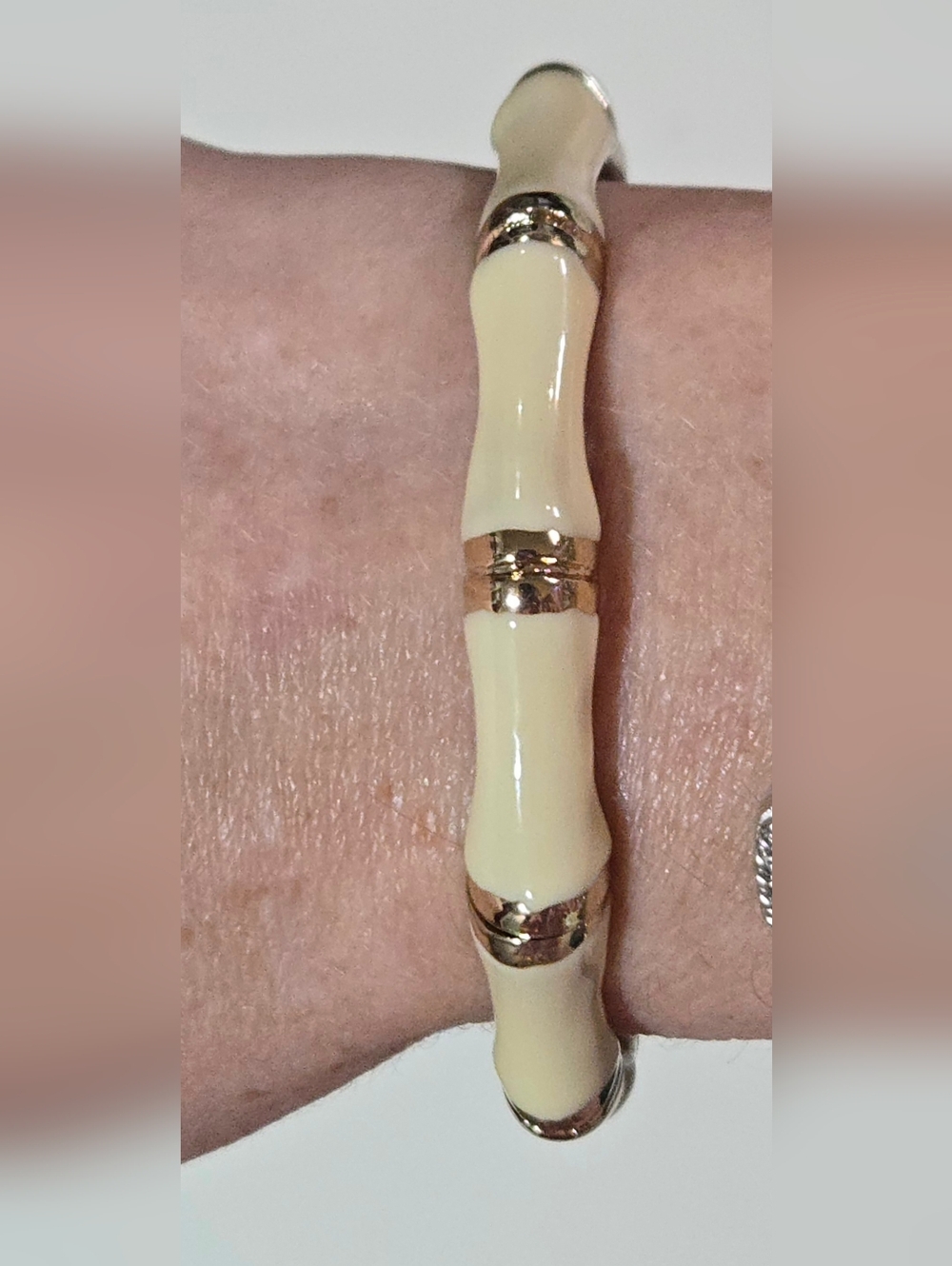 Nordstrom Sequin NYC Cream Enamel Gold Bamboo Hinged Bangle Bracelet NWT - Picture 6 of 6